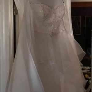 Brand new David’s bridal wedding dress